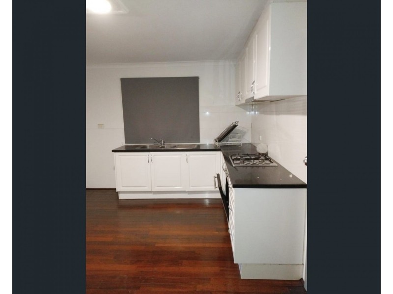 33 Hollybush Way, Kelmscott WA 6111