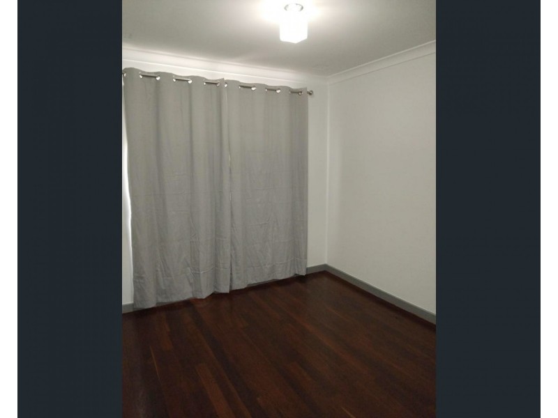 33 Hollybush Way, Kelmscott WA 6111