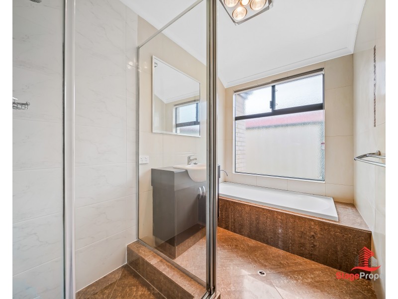 1 Greenwich Way, Success WA 6164