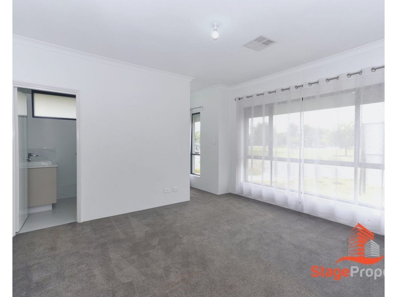 8 Astartea Parkway, Piara Waters WA 6112