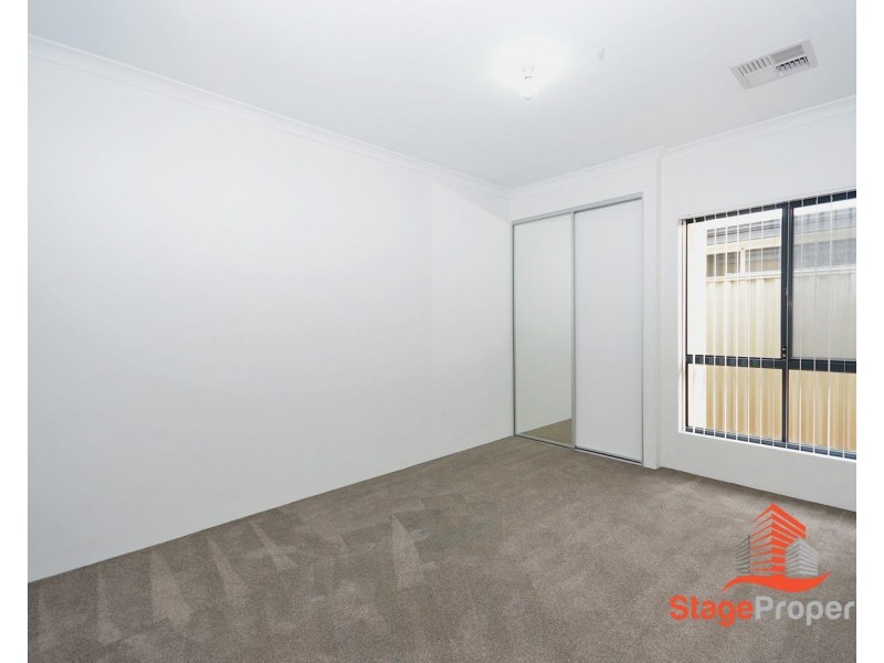 8 Astartea Parkway, Piara Waters WA 6112
