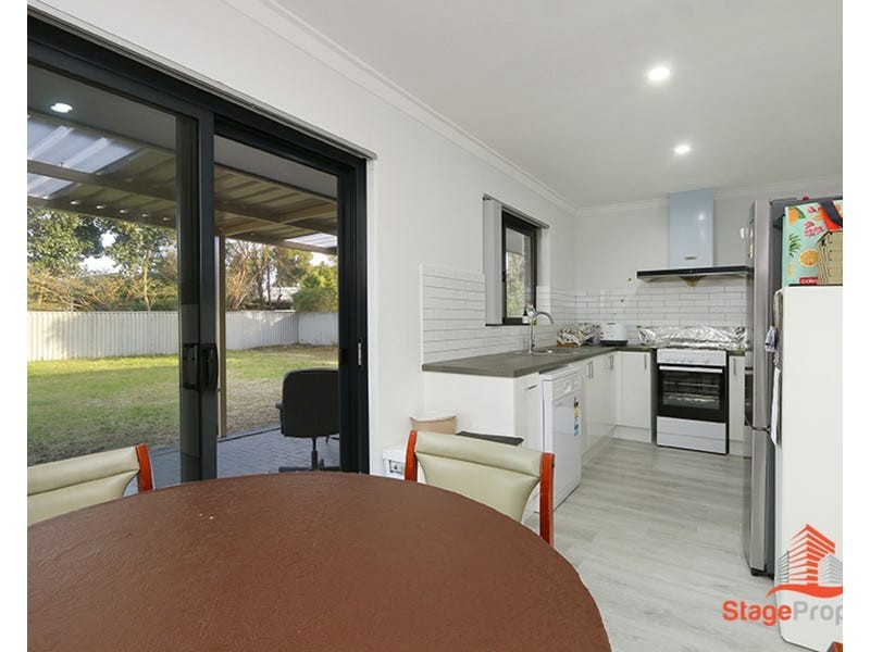 16 Oriole Way, Thornlie WA 6108