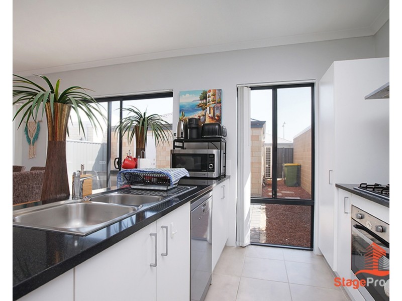 16 Lamboo Road, Harrisdale WA 6112