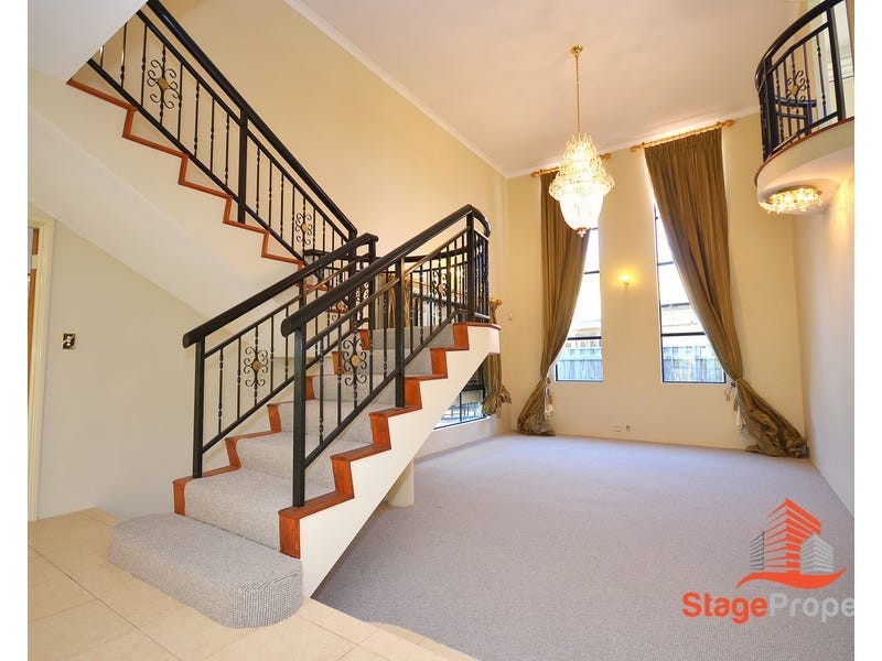 12 Bronzewing Loop, Wembley WA 6014