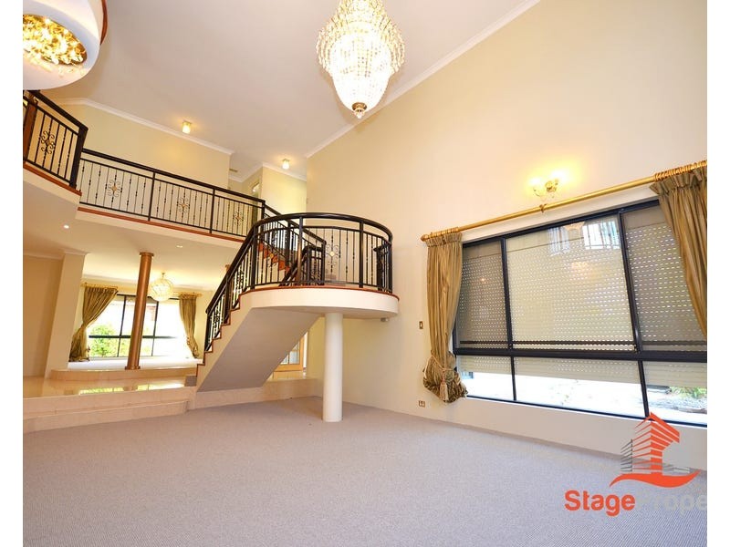 12 Bronzewing Loop, Wembley WA 6014