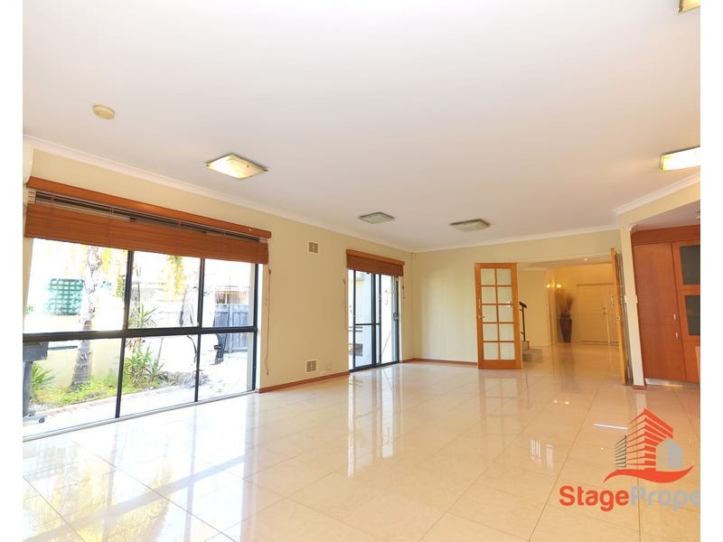 12 Bronzewing Loop, Wembley WA 6014