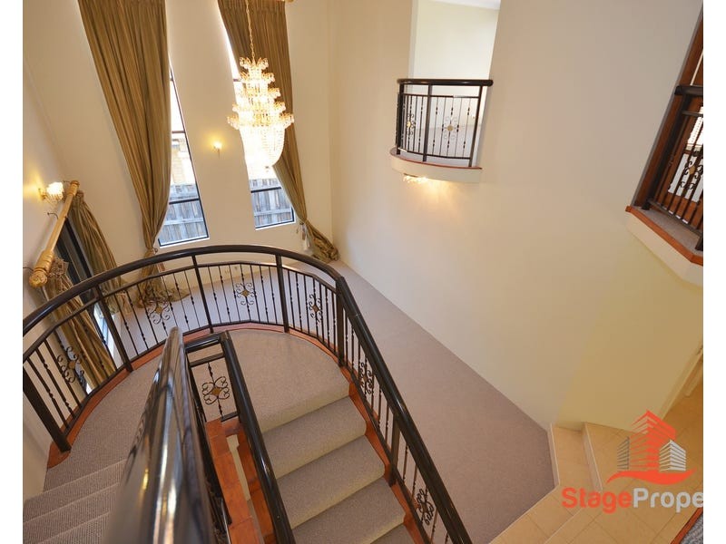 12 Bronzewing Loop, Wembley WA 6014