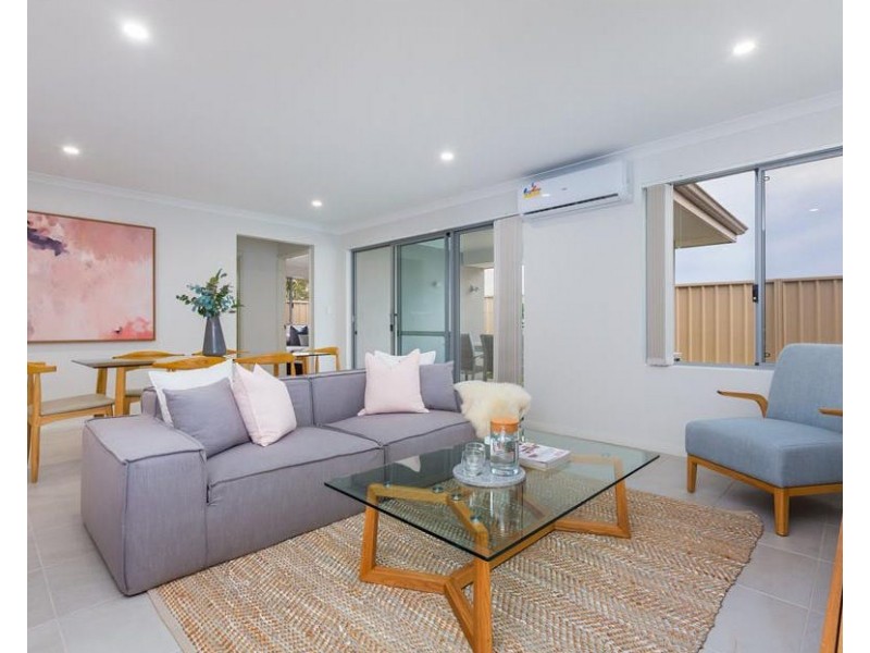 43A Carnegie Parade, Success WA 6164