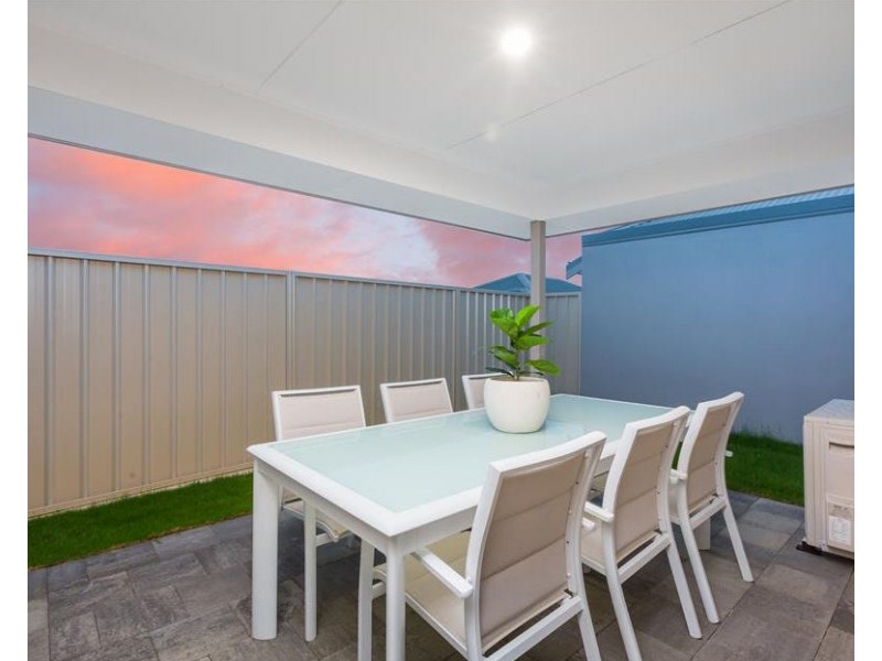 43A Carnegie Parade, Success WA 6164