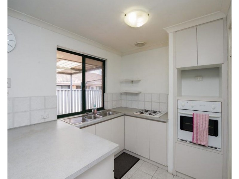 5/285-287 Wharf Street, Queens Park WA 6107