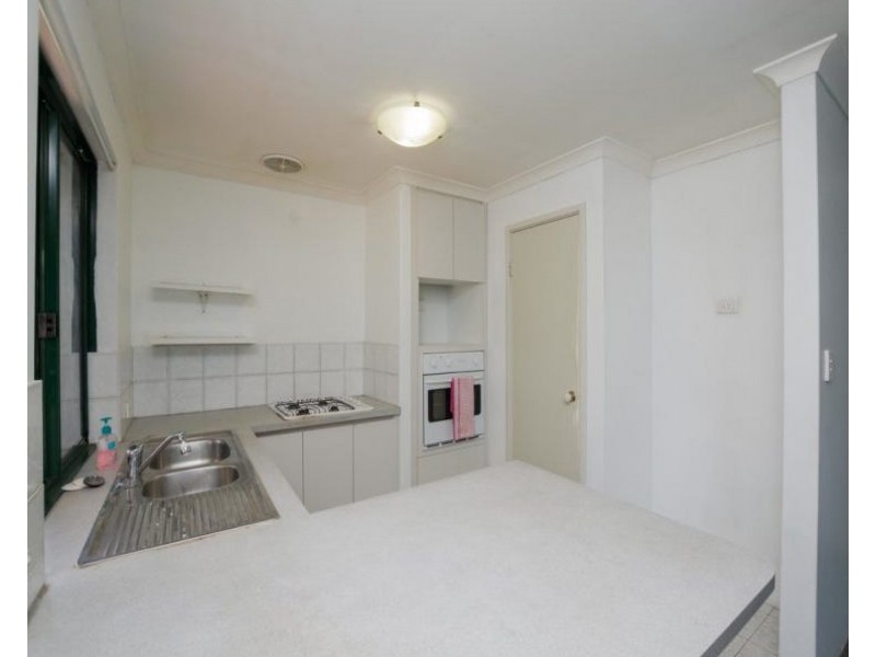 5/285-287 Wharf Street, Queens Park WA 6107