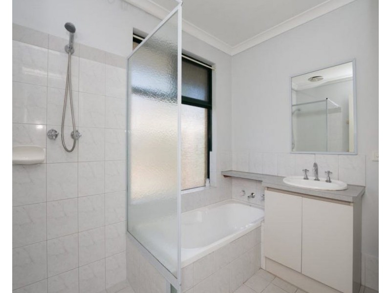 5/285-287 Wharf Street, Queens Park WA 6107