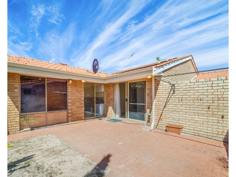 2/138 Flinders Street, Yokine WA 6060