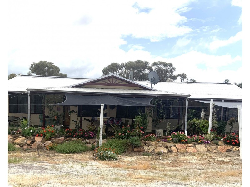 55 Dempster Street, Meckering WA 6405