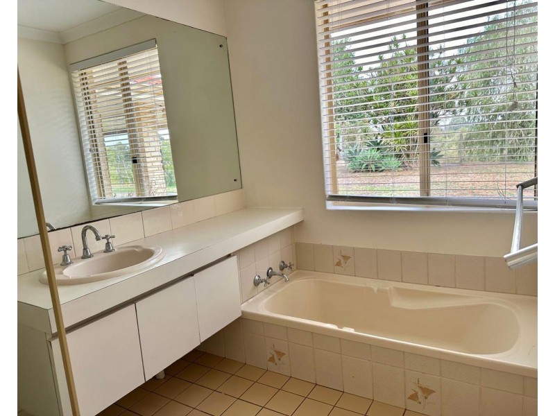 5 Valley Close, Canning Vale WA 6155