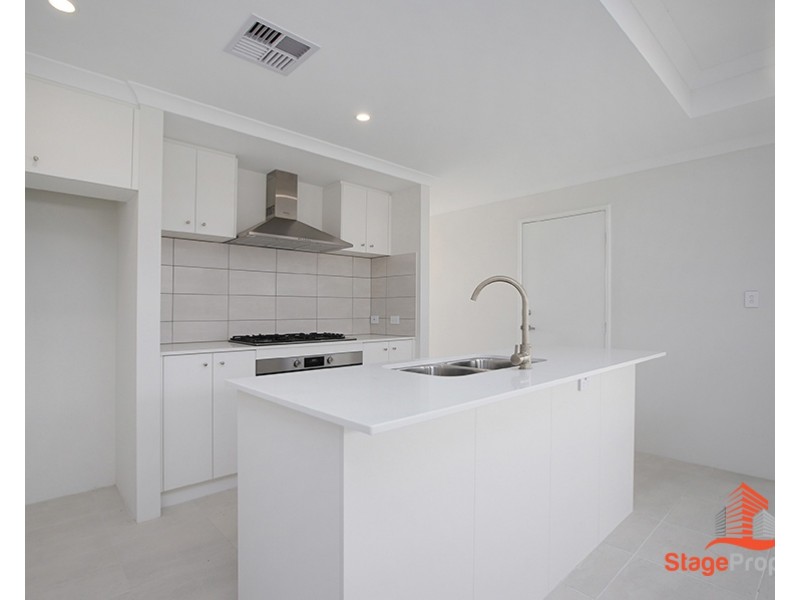 8 Hibiscus Street, Hammond Park WA 6164