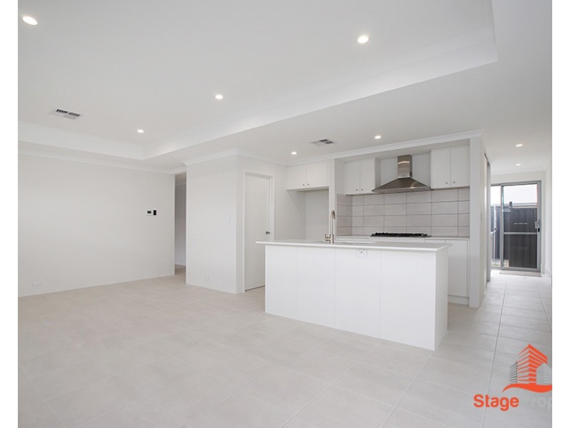 8 Hibiscus Street, Hammond Park WA 6164