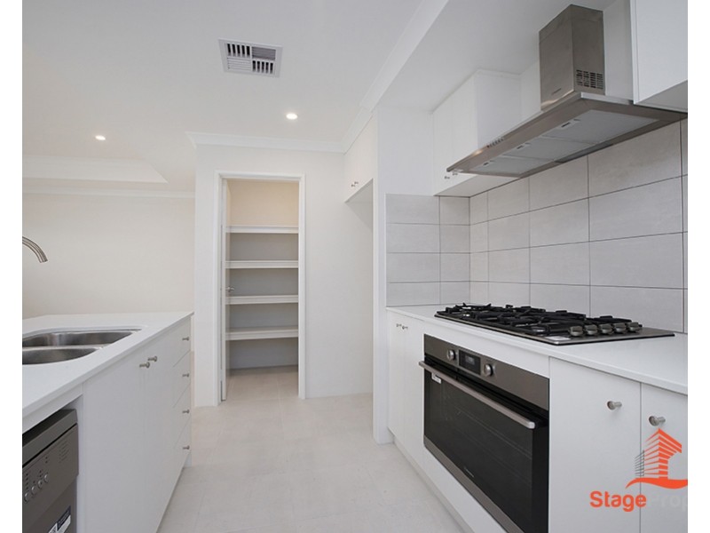 8 Hibiscus Street, Hammond Park WA 6164