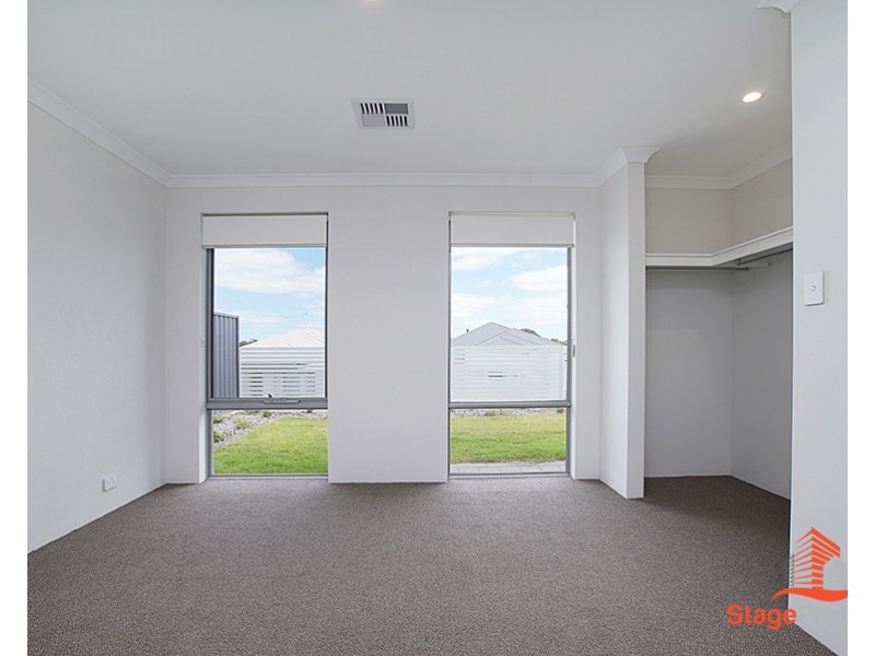 8 Hibiscus Street, Hammond Park WA 6164