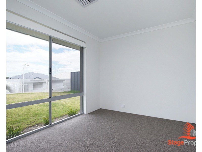 8 Hibiscus Street, Hammond Park WA 6164