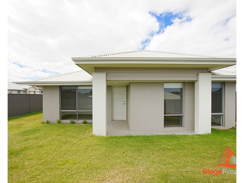 8 Hibiscus Street, Hammond Park WA 6164