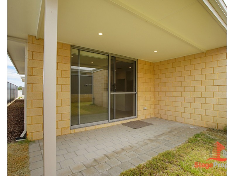 8 Hibiscus Street, Hammond Park WA 6164