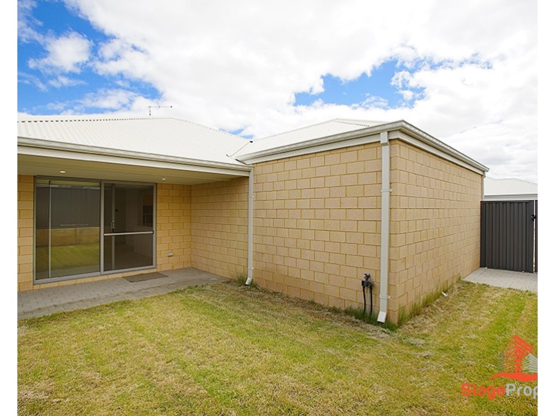8 Hibiscus Street, Hammond Park WA 6164