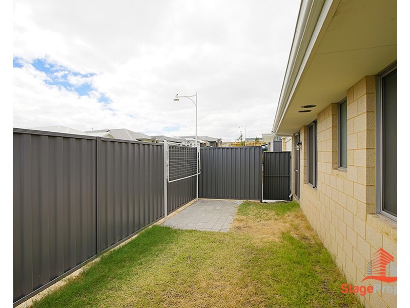 8 Hibiscus Street, Hammond Park WA 6164