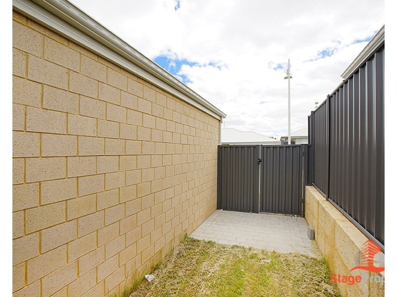 8 Hibiscus Street, Hammond Park WA 6164