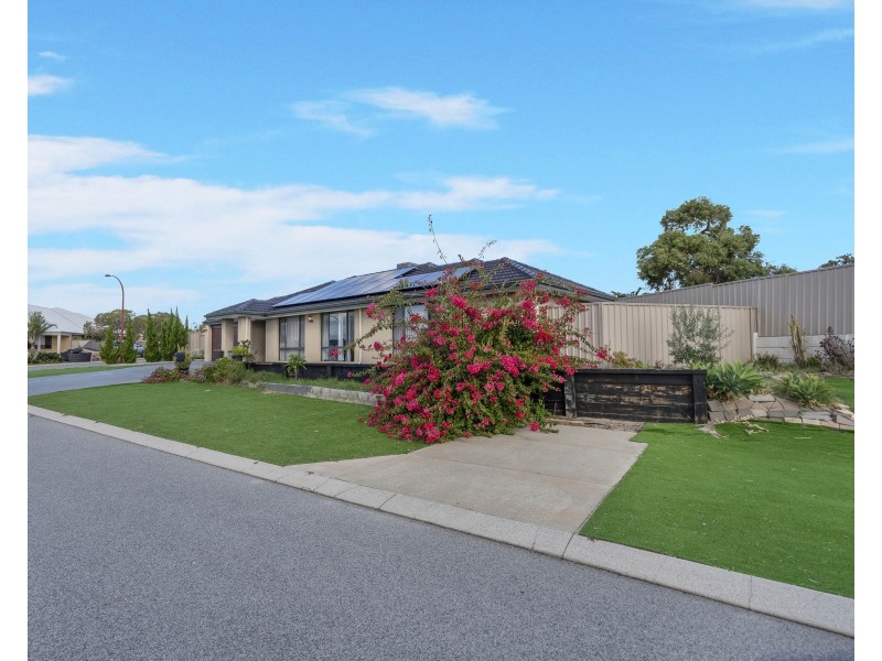 30 Elkington Pass, Huntingdale WA 6110