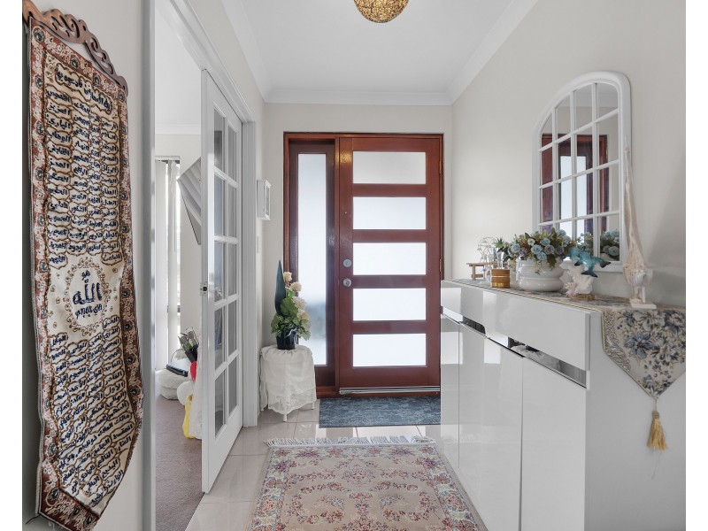 30 Elkington Pass, Huntingdale WA 6110