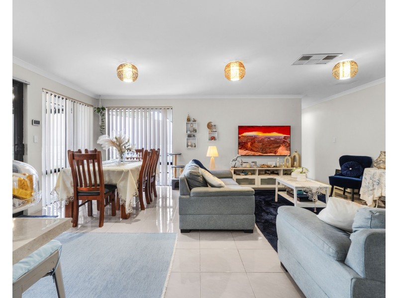 30 Elkington Pass, Huntingdale WA 6110