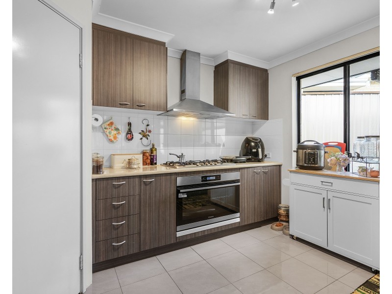 30 Elkington Pass, Huntingdale WA 6110