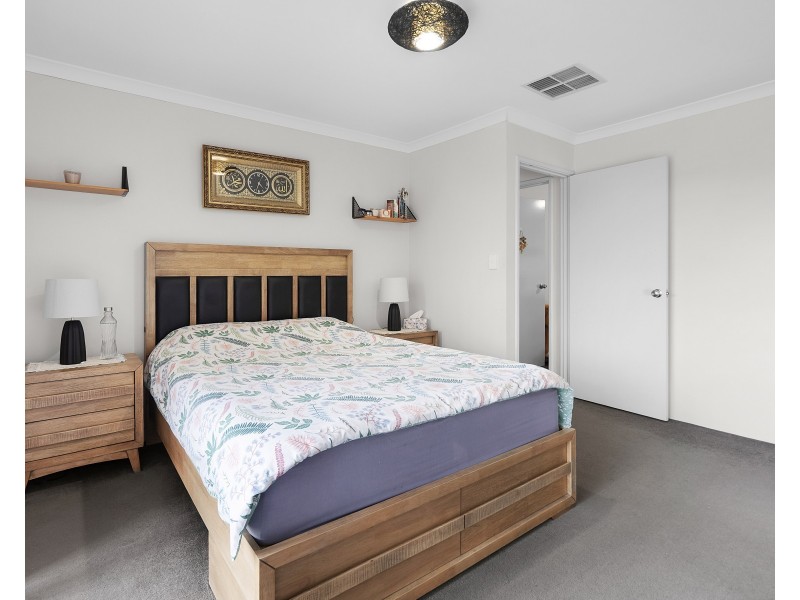 30 Elkington Pass, Huntingdale WA 6110