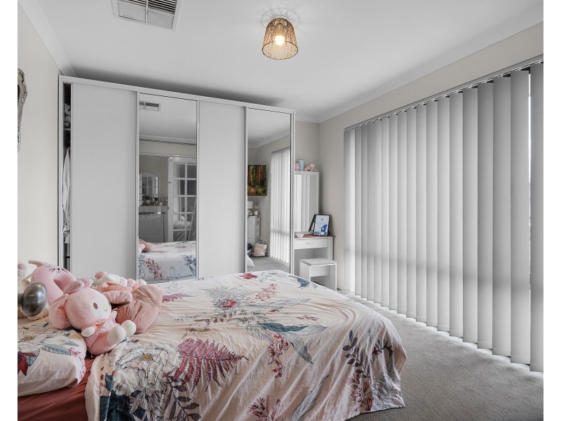 30 Elkington Pass, Huntingdale WA 6110