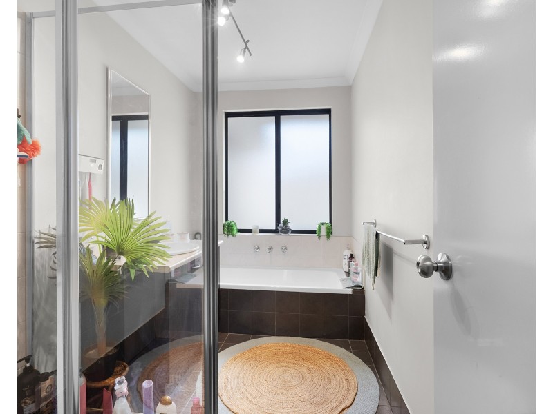 30 Elkington Pass, Huntingdale WA 6110