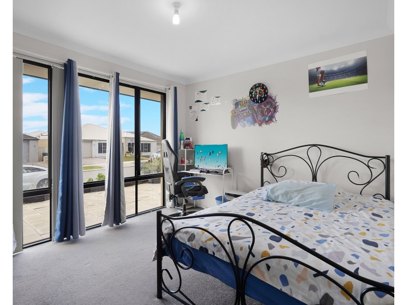 30 Elkington Pass, Huntingdale WA 6110