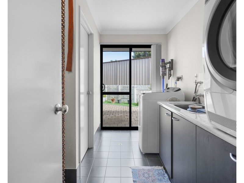 30 Elkington Pass, Huntingdale WA 6110