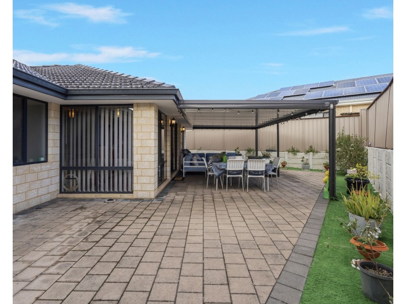 30 Elkington Pass, Huntingdale WA 6110