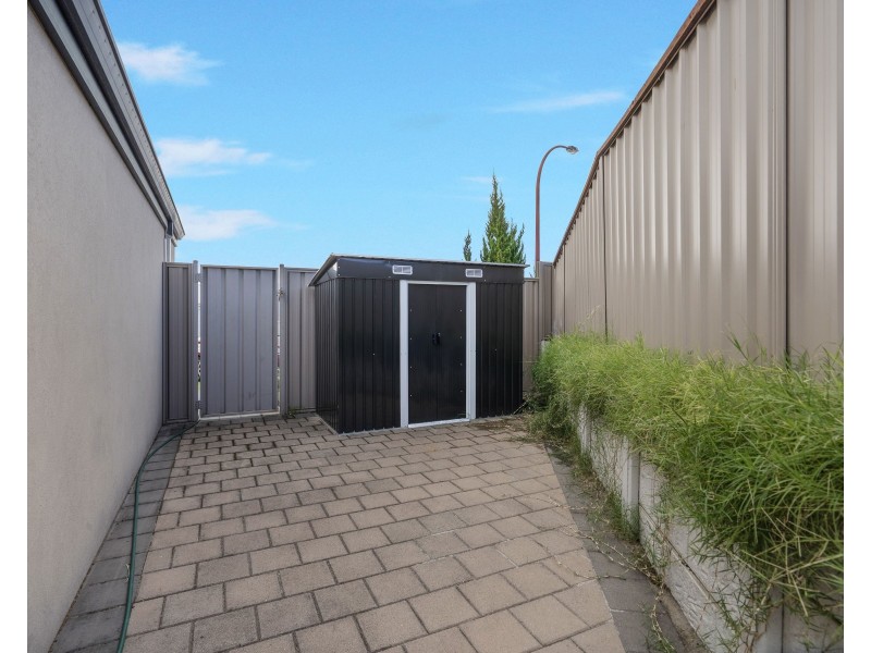 30 Elkington Pass, Huntingdale WA 6110