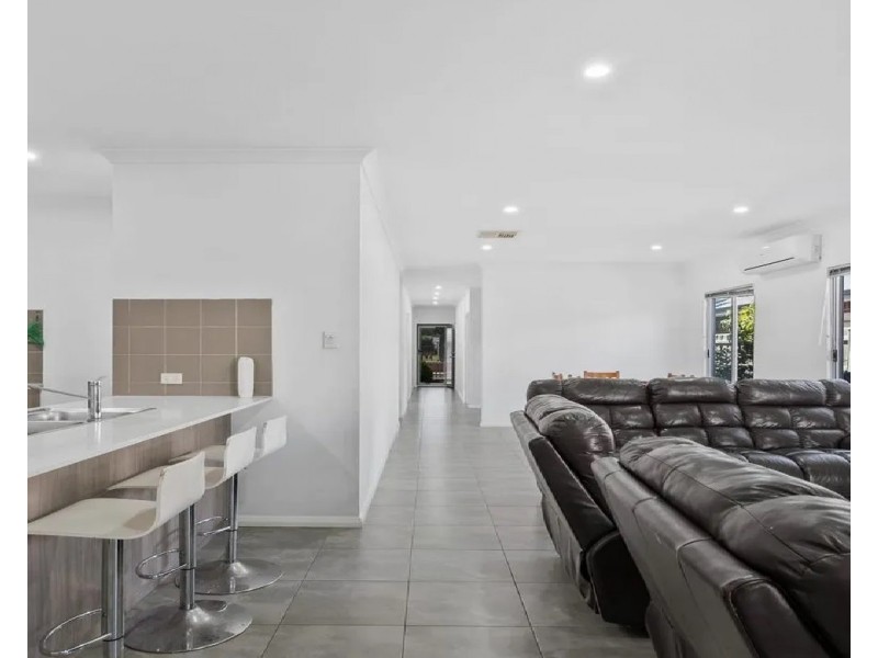 382 Banrock Drive, Ellenbrook WA 6069