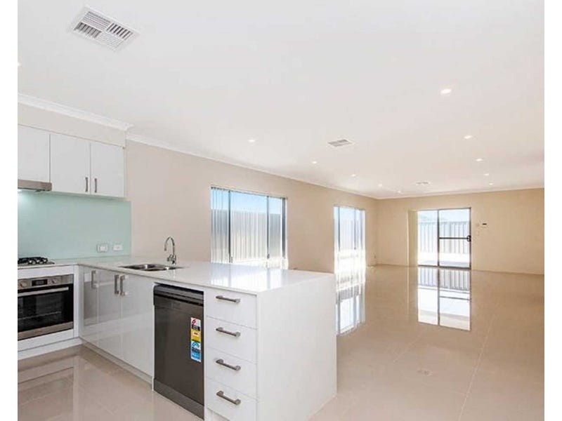 8 Greywacke Entrance, Piara Waters WA 6112