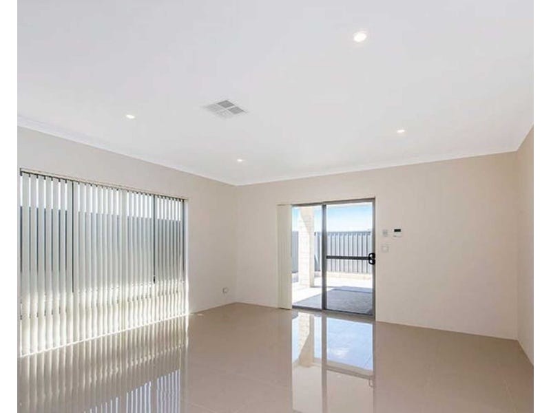 8 Greywacke Entrance, Piara Waters WA 6112