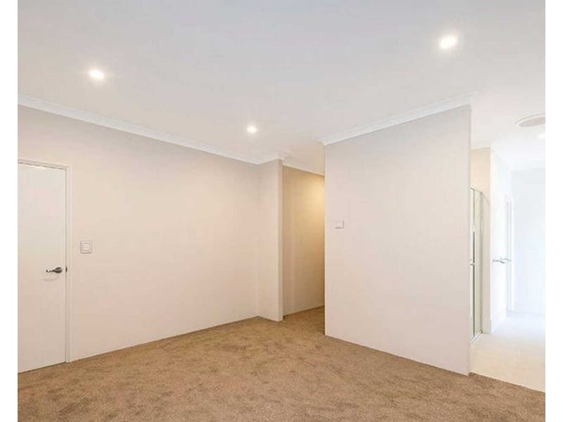 8 Greywacke Entrance, Piara Waters WA 6112