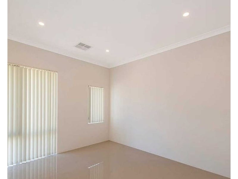 8 Greywacke Entrance, Piara Waters WA 6112