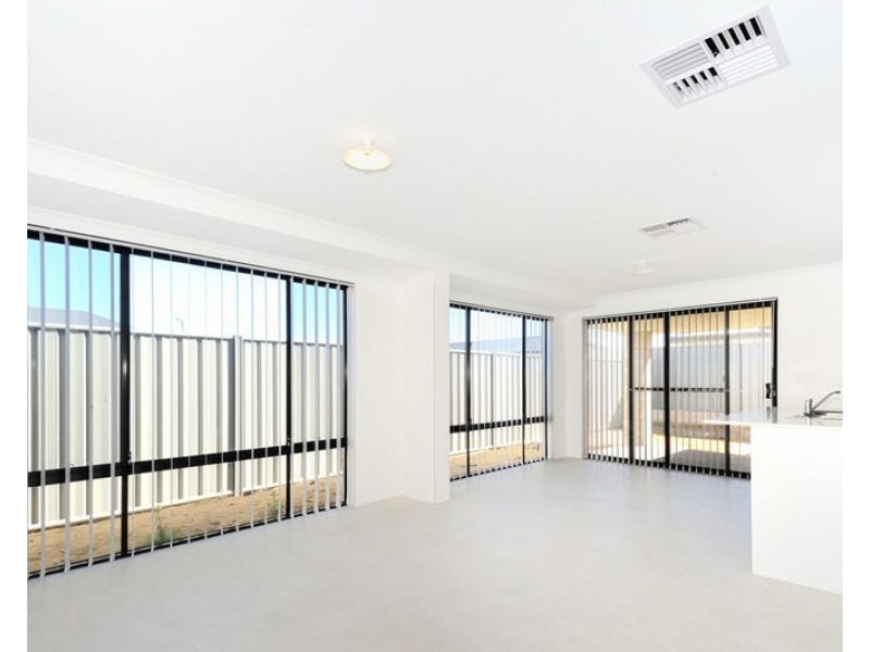 52 Portobello Parade, Wellard WA 6170