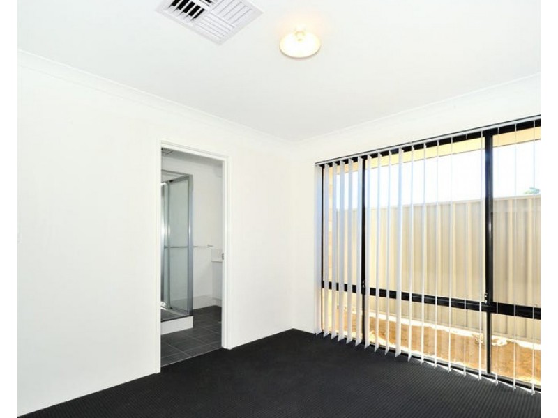 52 Portobello Parade, Wellard WA 6170