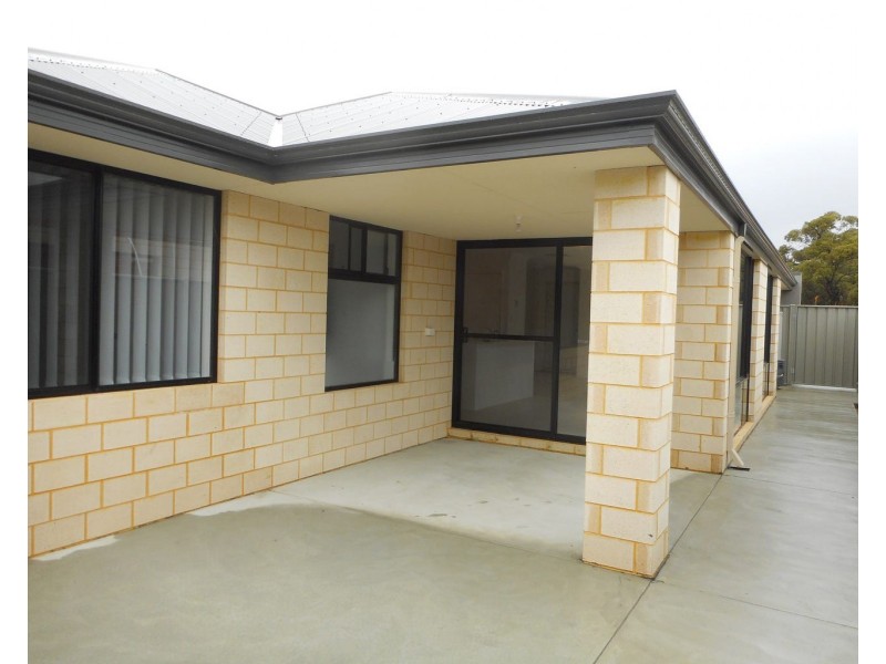 52 Portobello Parade, Wellard WA 6170