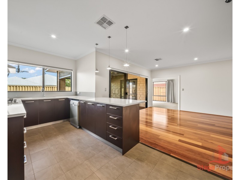 18 Blossom Chase, Aubin Grove WA 6164