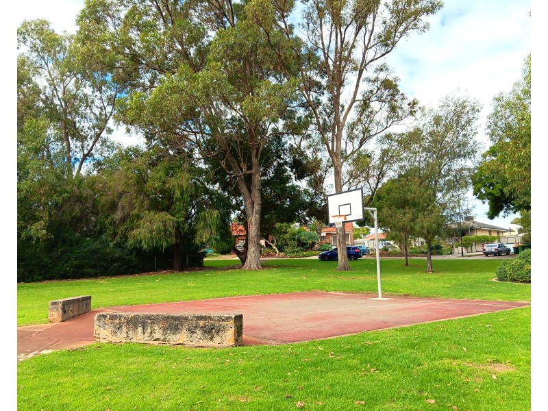 25/22 Rinaldo Crescent, Coolbellup WA 6163